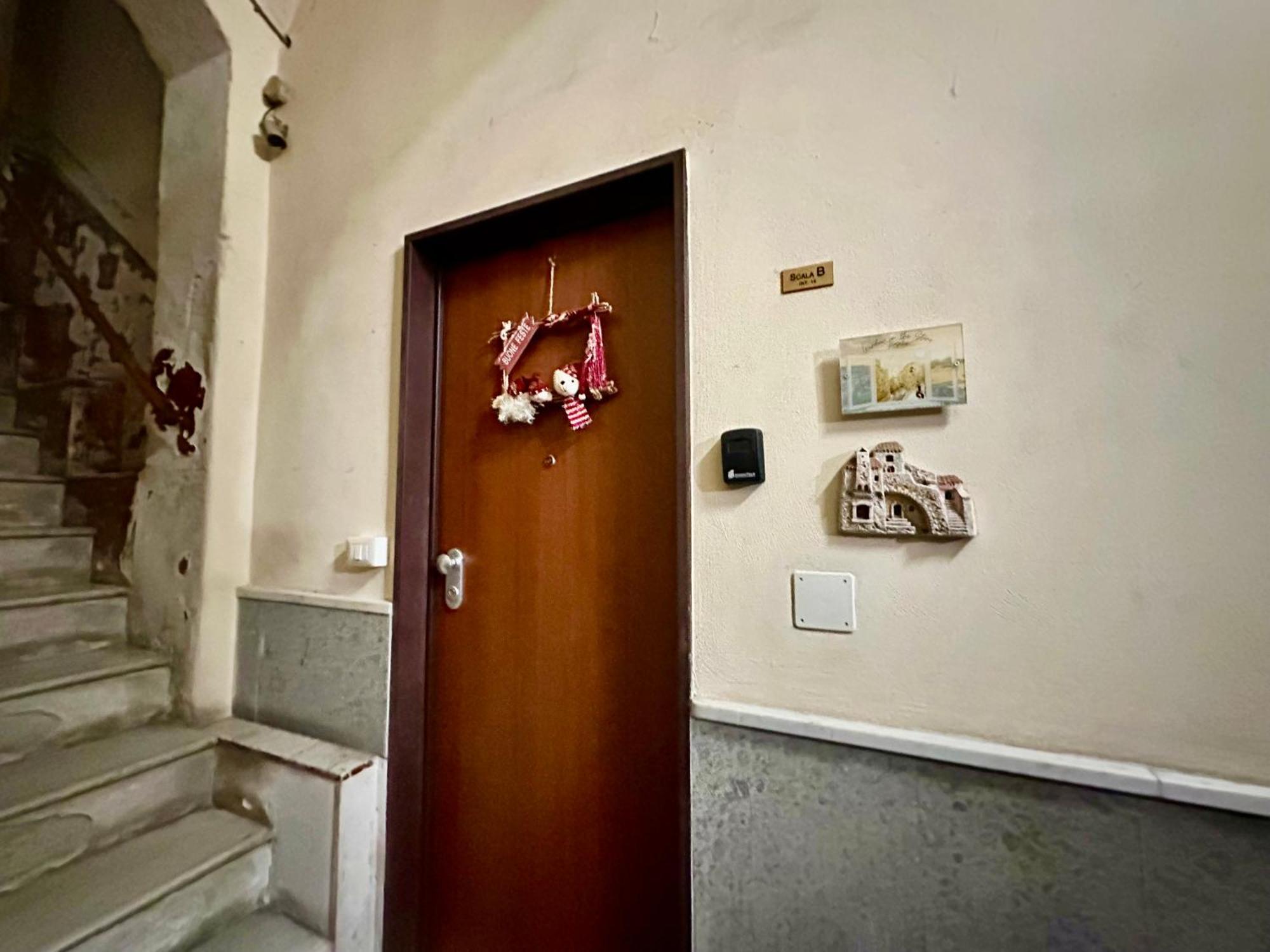Window In The Stone Naples Hotel Екстериор снимка
